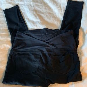 Black Ingrid & Isabel Maternity Leggings